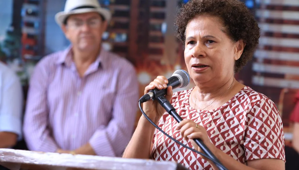 Senadora Regina Sousa
