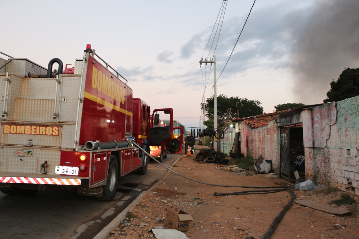 Corpo de Bombeiros esteve no local