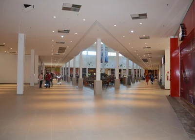 Área interna do shopping