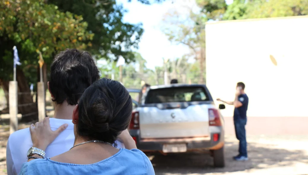 Familiares acompanham trabalho da perícia