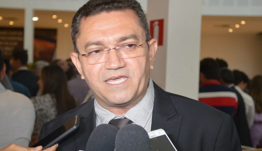 Padre Valmir, prefeito de Picos