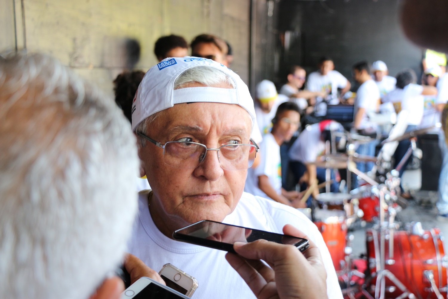 Padre Tony Batista em entrevista