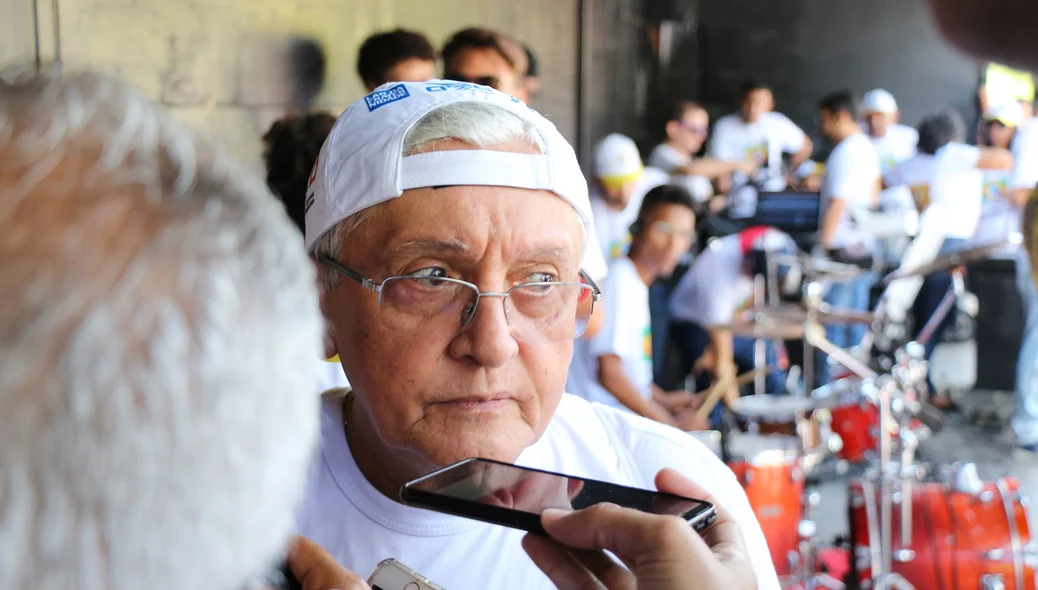 Padre Tony Batista em entrevista