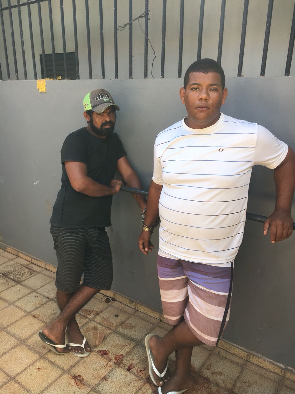 Indivíduos conduzidos para a Central de Flagrantes 