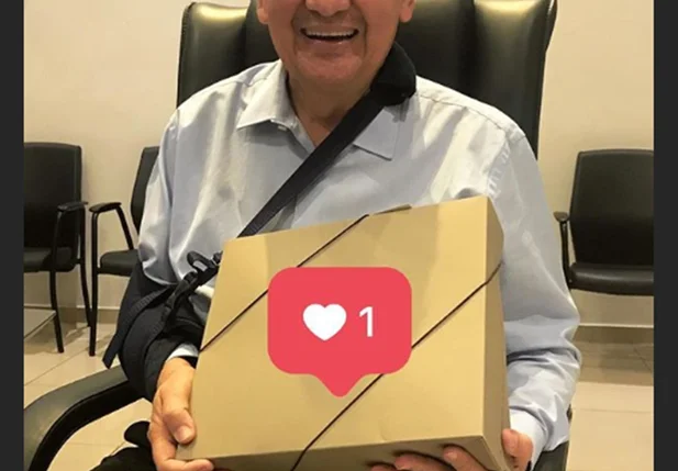 Rejane Dias faz surpresa a Wellington em Dia dos Namorados