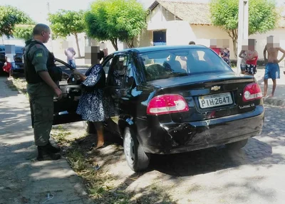 Carro recuperado no Acarape 