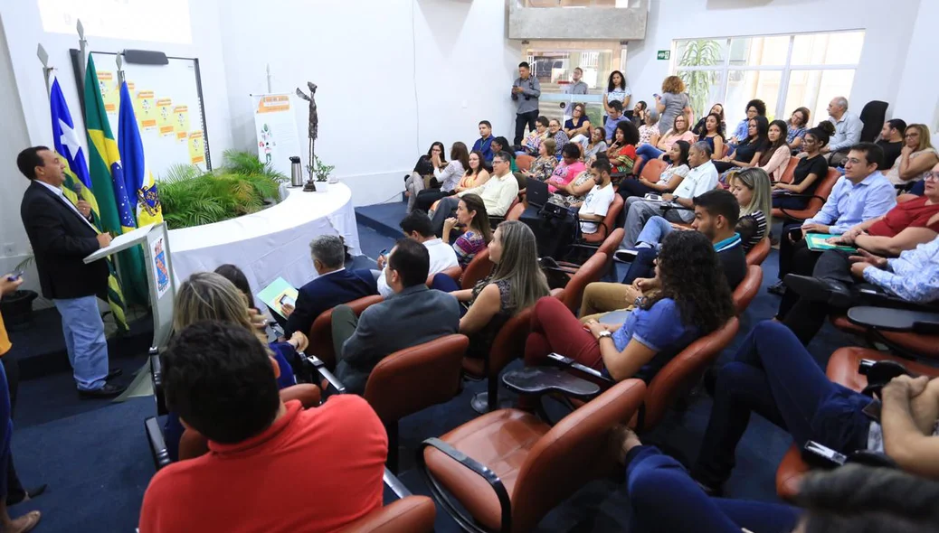 Pronunciamento do reitor Nouga Cardoso durante o lançamento da Olimpíada Piauiense de Língua Portuguesa