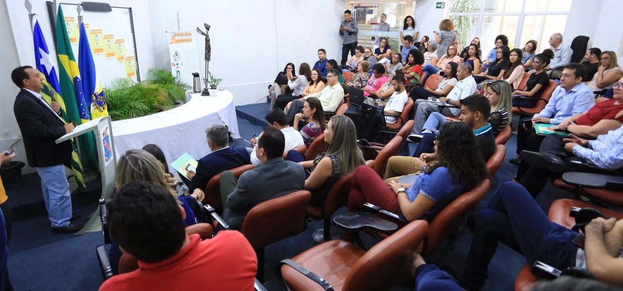 Pronunciamento do reitor Nouga Cardoso durante o lançamento da Olimpíada Piauiense de Língua Portuguesa