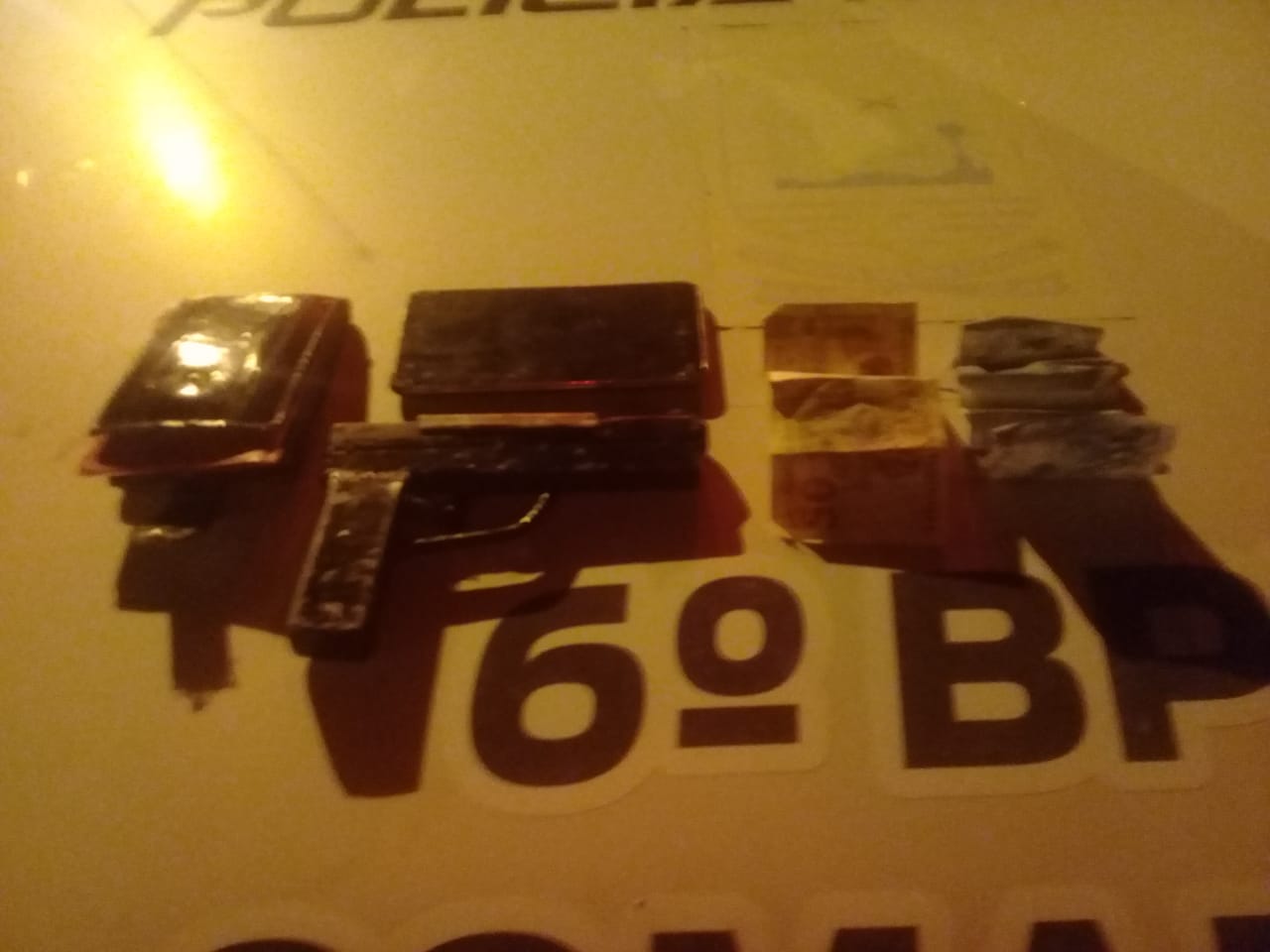 Arma de fabricação caseira e uma quantia de R$150 foram apreendidas em abordagem pela PM
