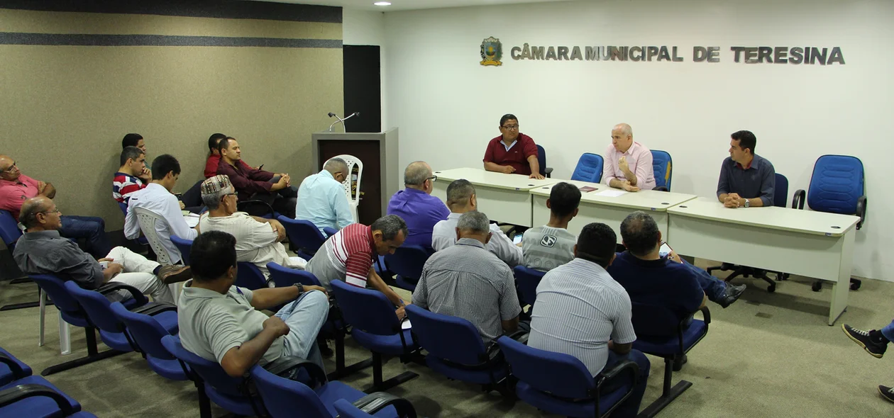 O encontro aconteceu no Plenarinho da Câmara
