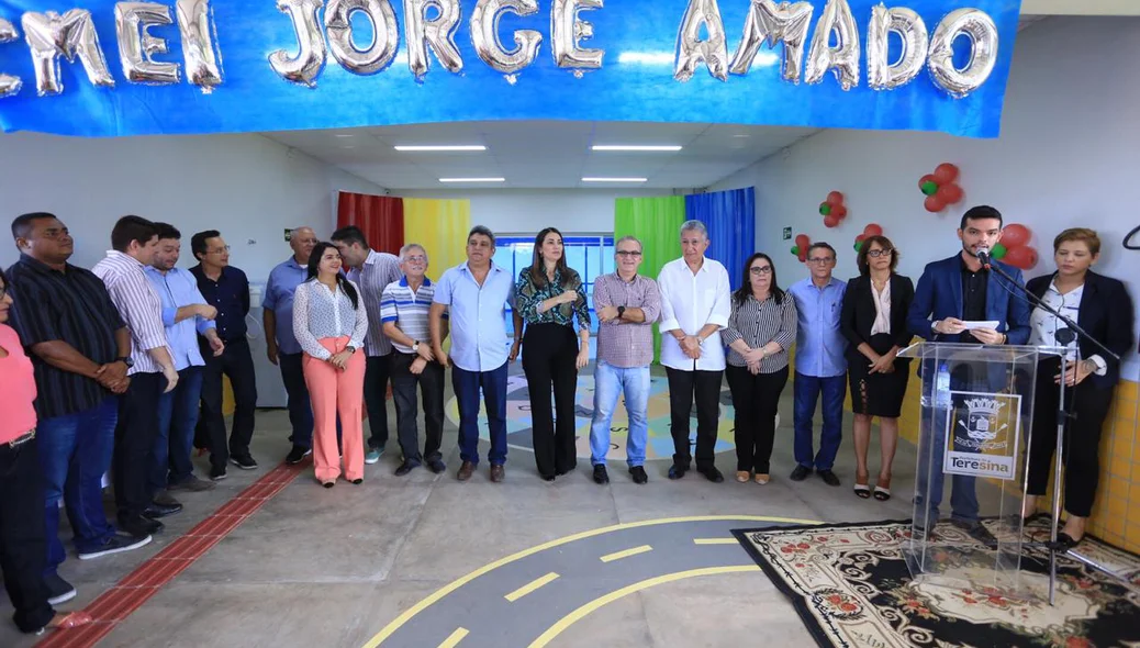 Autoridades presentes na solenidade