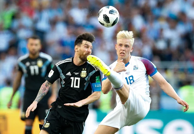 A bicampeã do mundo, liderada por Lionel Messi, não conseguiu superar a estreante Islândia 