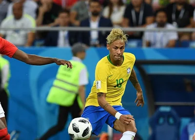 Neymar em jogo do Brasil contra a Suíça
