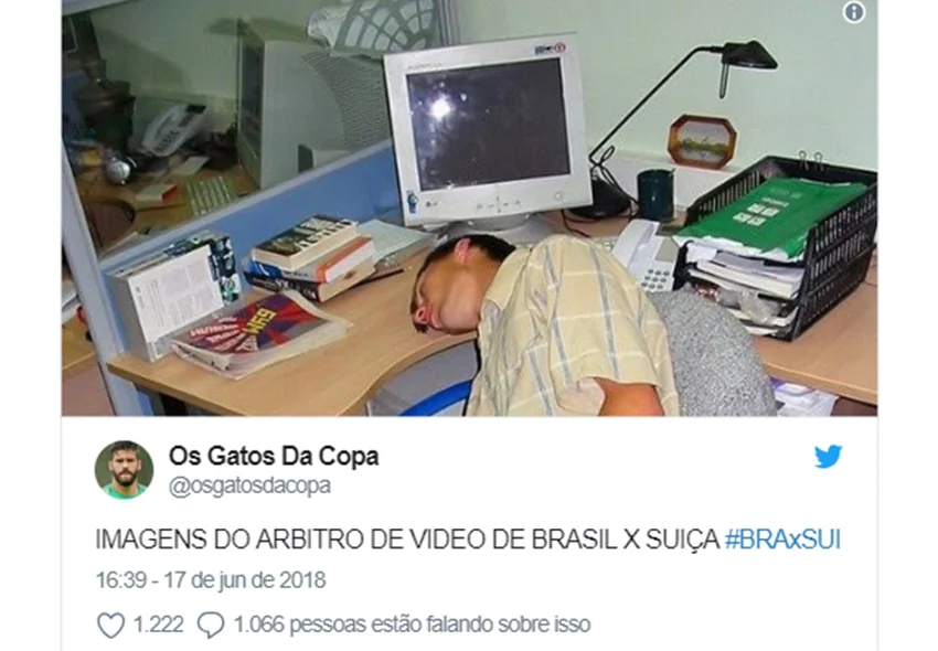 Os árbitros de vídeos foram os mais sacaneados com as brincadeiras