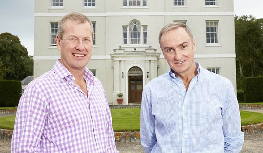 Lorde Ivar Mountbatten e James Coyle.