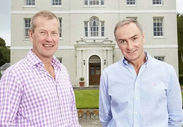 Lorde Ivar Mountbatten e James Coyle.