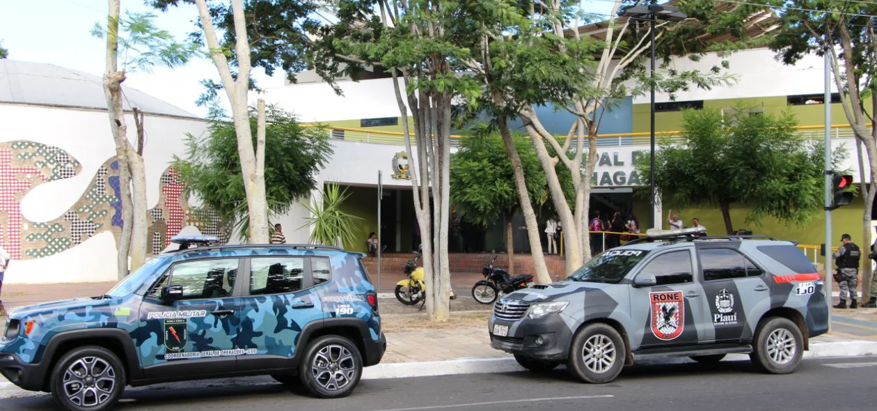 Bandidos explodem caixa eletrônico na Câmara Municipal de Teresina