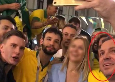 Brasileiros assediando mulher na Rússia