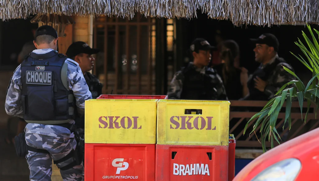 Tropa de choque esteve no local 