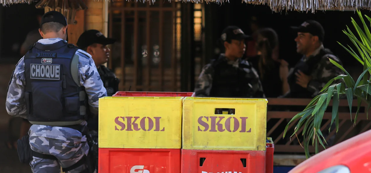 Tropa de choque esteve no local 