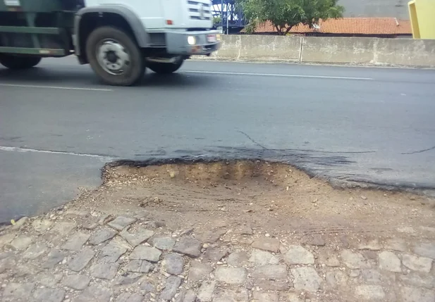 Buraco na zona sul de Teresina