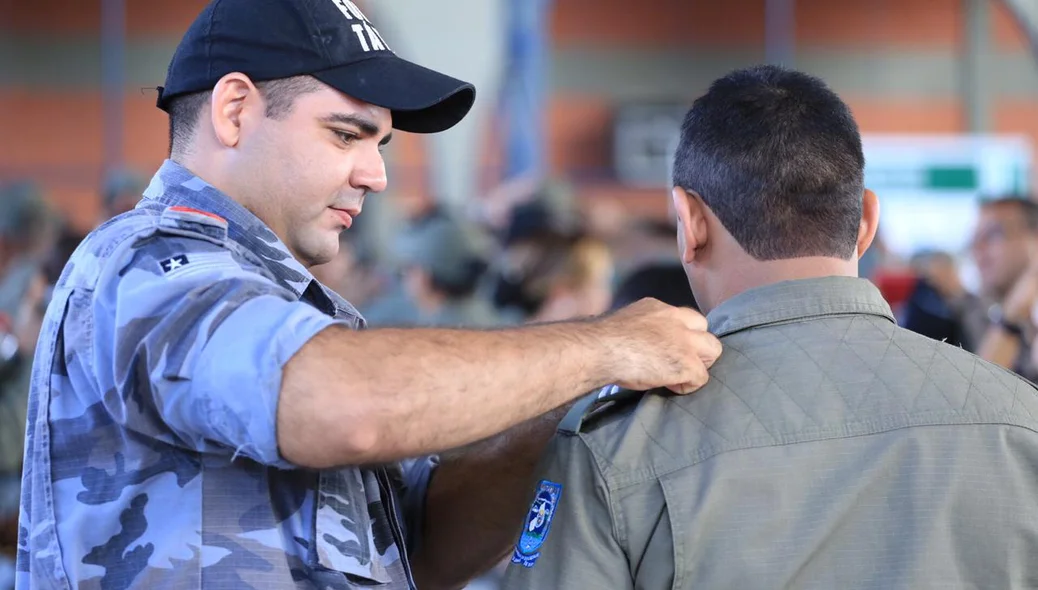 Novos cabos recebem graduação