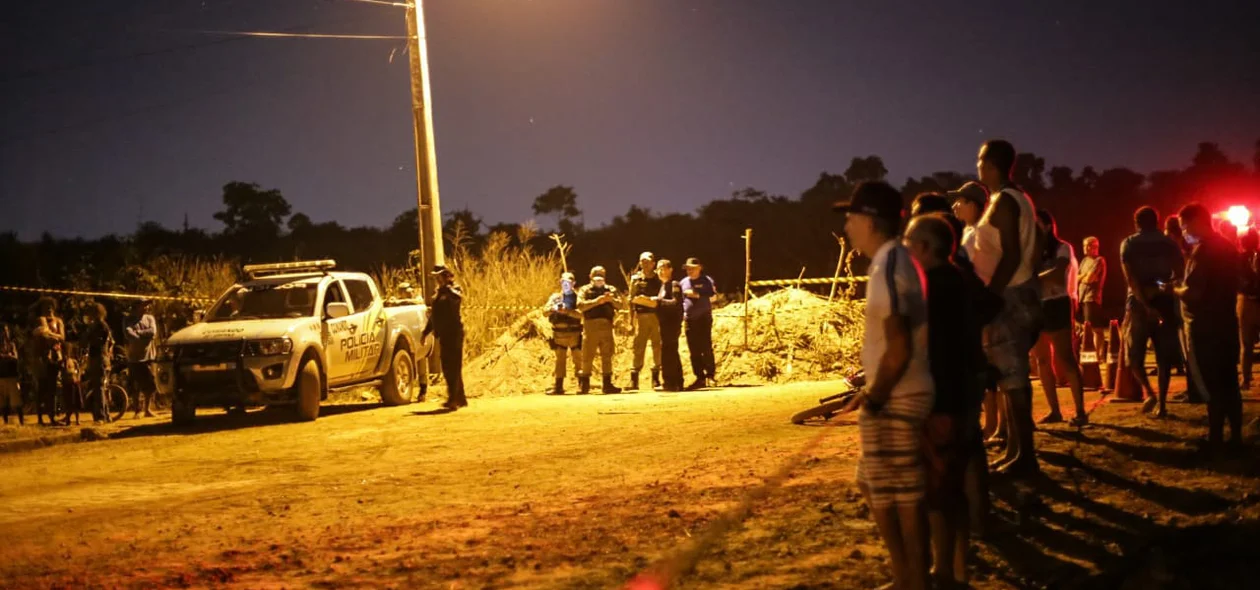 Policiais no local do crime