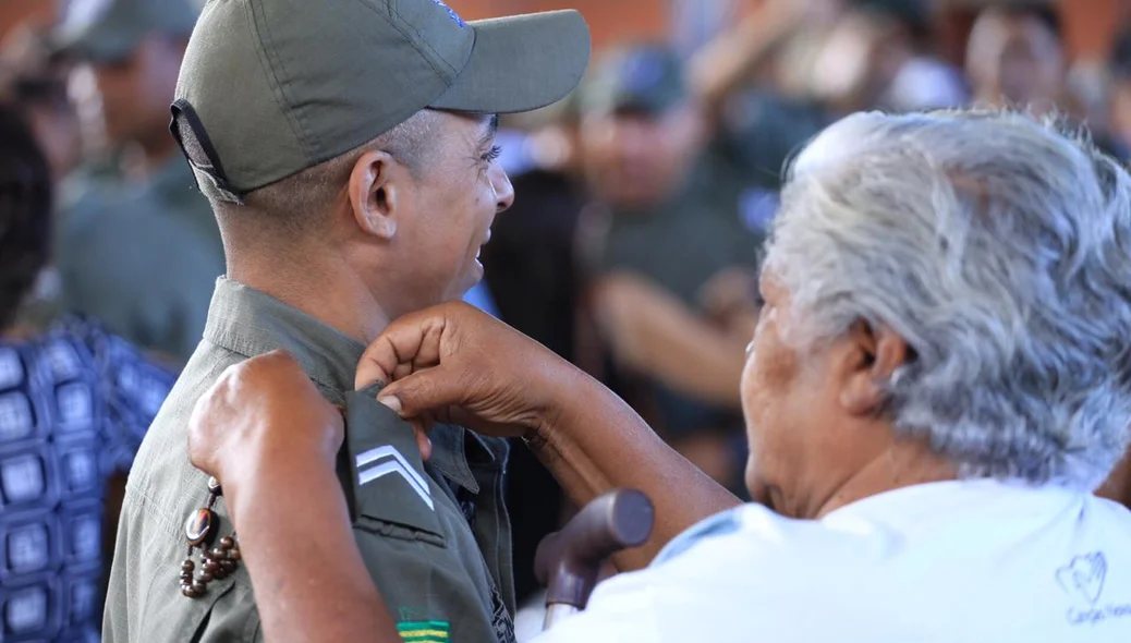 Policiais são formados em cabos