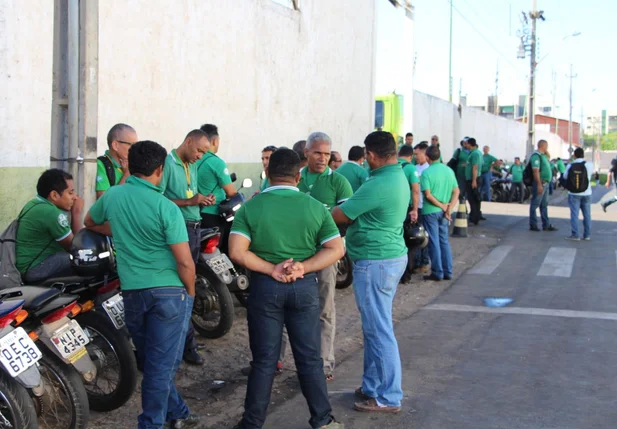 Motoristas e Cobradores fazem paralisação em Teresina