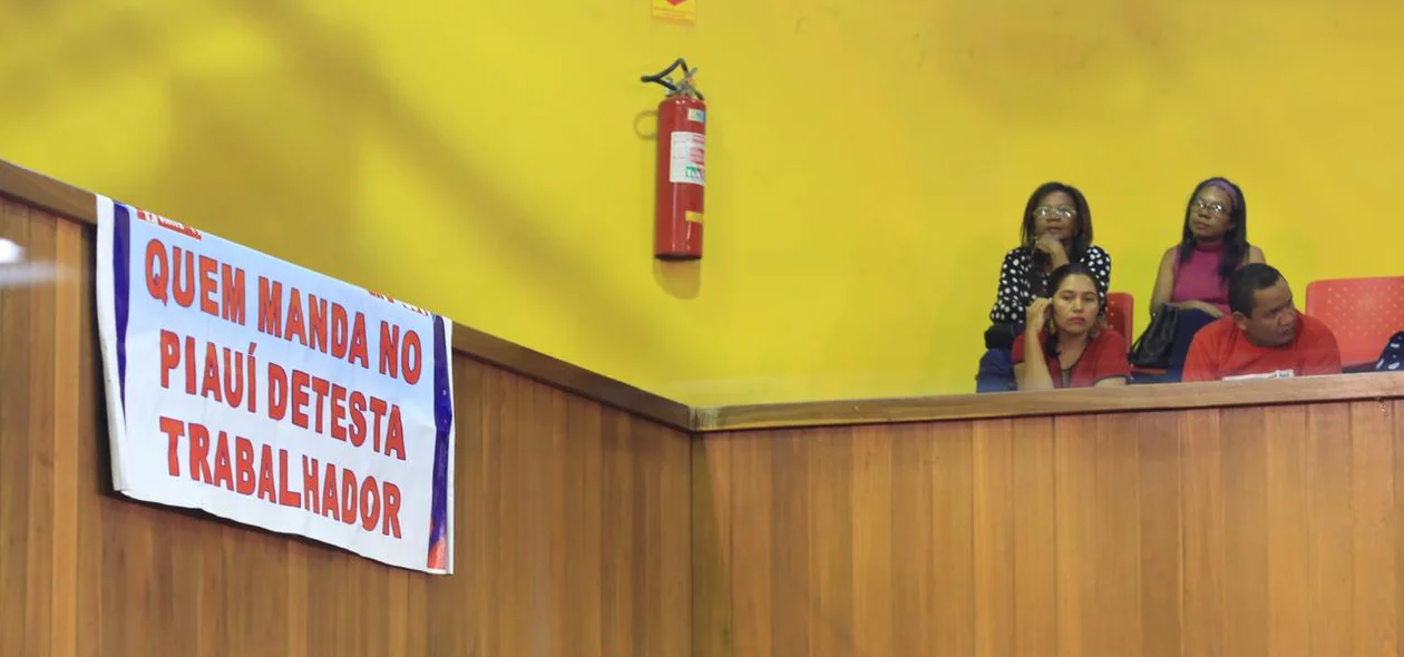 Trabalhadores na Alepi