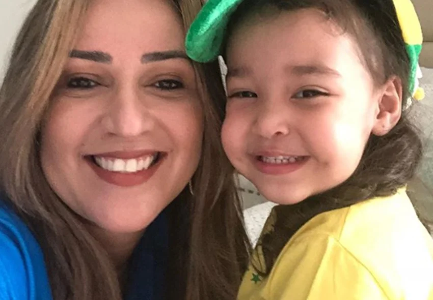 Rejane Dias e a neta Julia 