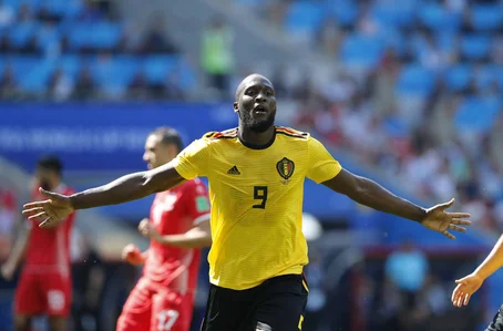 Lukaku celebra o segundo gol da Bélgica contra a Tunísia 