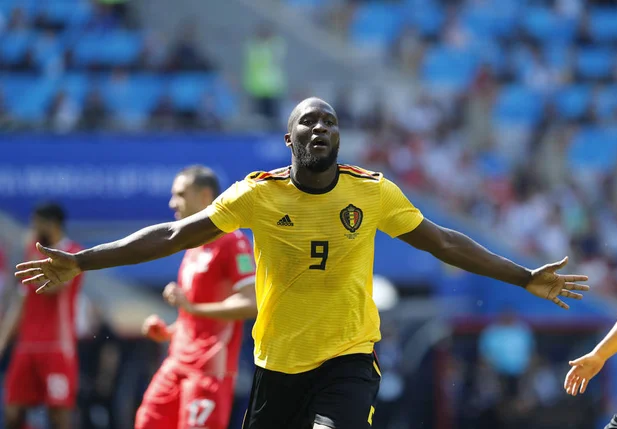 Lukaku celebra o segundo gol da Bélgica contra a Tunísia 