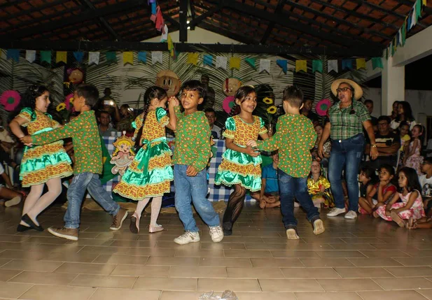 Estudantes participam do Cocal Junino