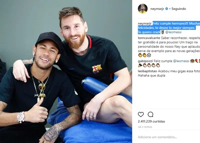 Neymar parabeniza Messi