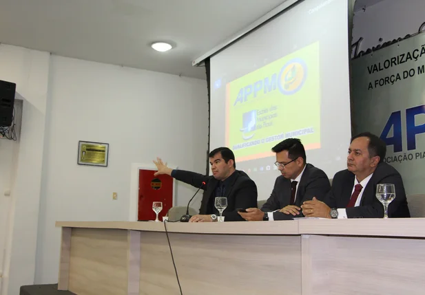 Curso sobre regularização latinfundiária na APPM