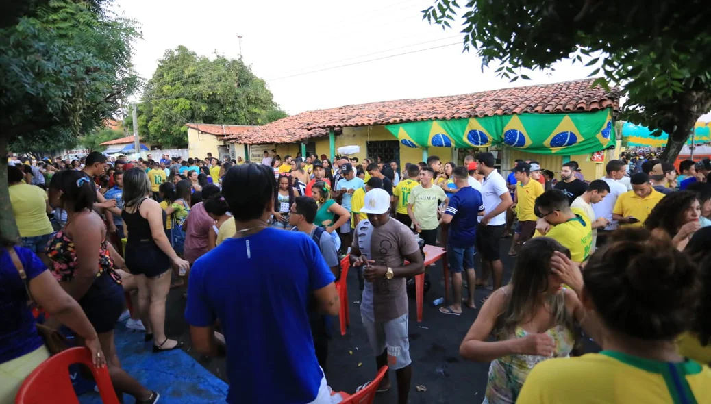 Rua ficou lotada de torcedores