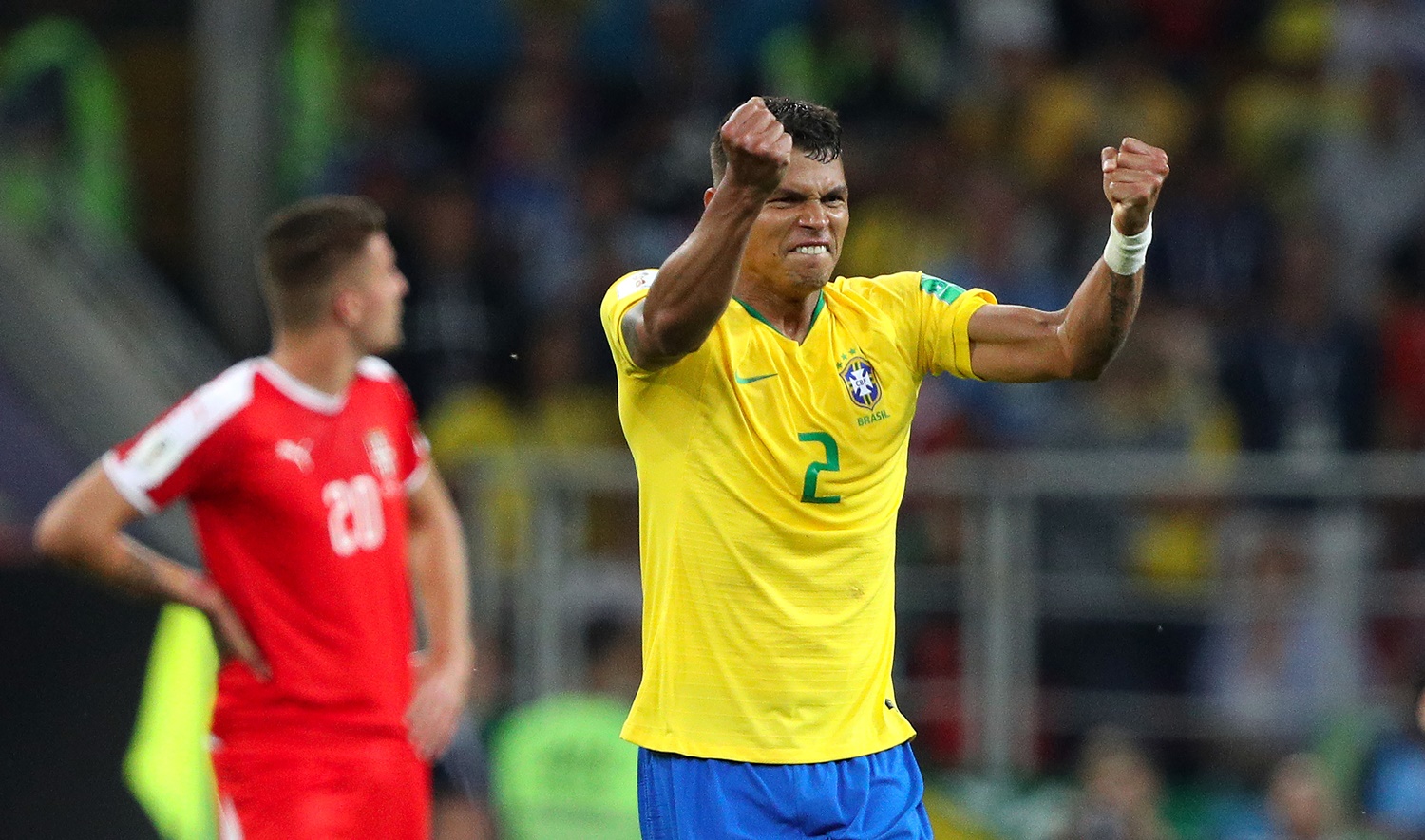 Thiago Silva do Brasil comemora seu gol durante a partida entre Sérvia x Brasil