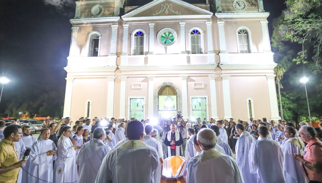 Corpo velado na Igreja catedral nossa senhora das dores