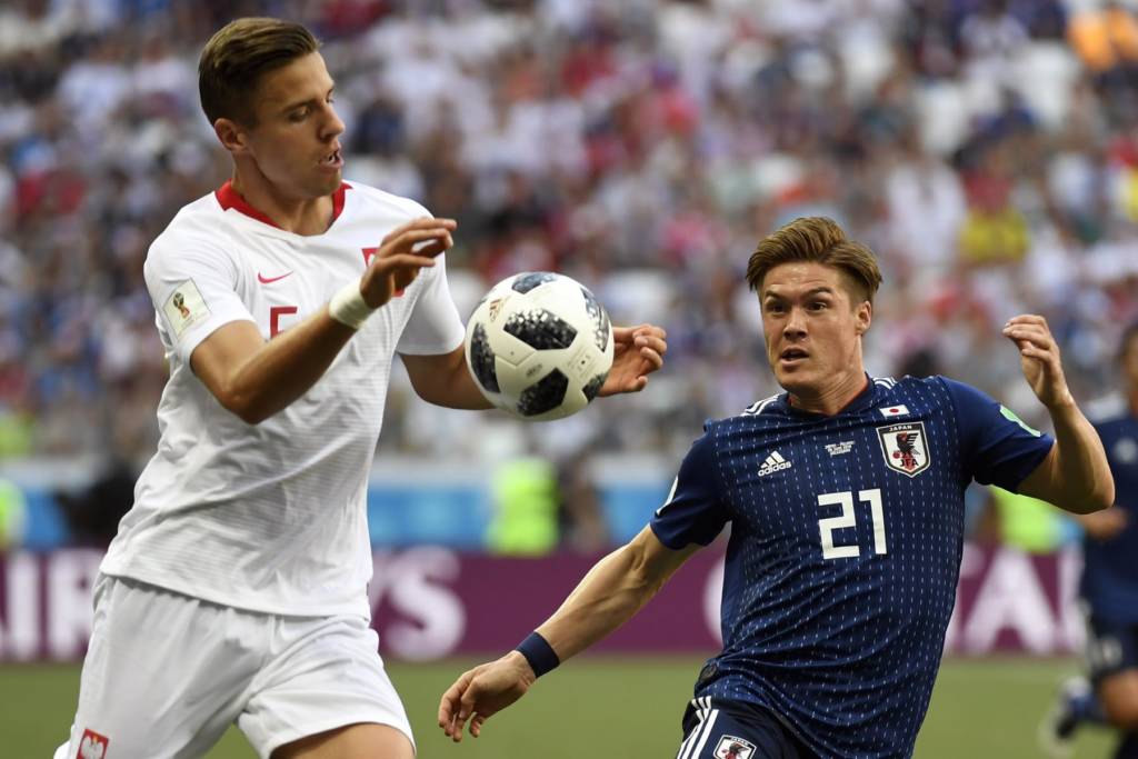 Japão avança às oitavas mesmo após derrota