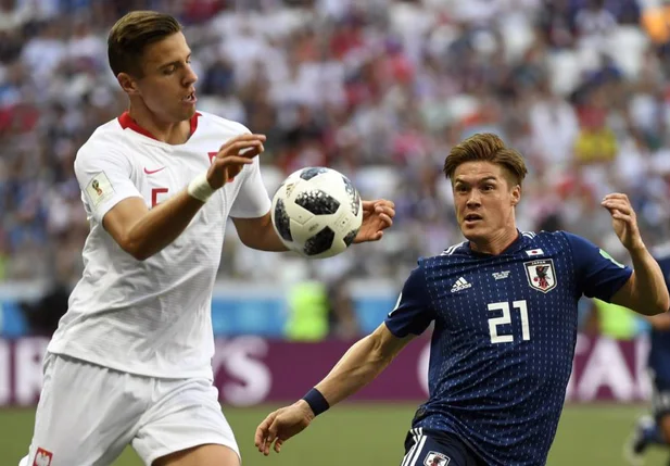 Japão avança às oitavas mesmo após derrota