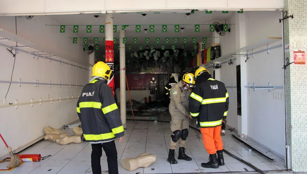 Os proprietários tiveram apenas danos materiais