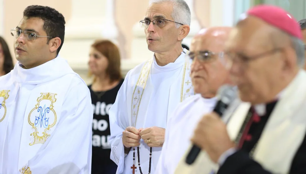 Padres presentes no velório de Dom Miguel Câmara 