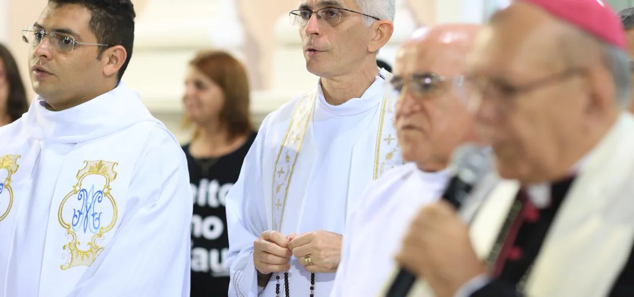 Padres presentes no velório de Dom Miguel Câmara 