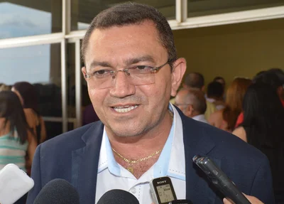 Prefeito de Picos confirma exoneração de secretários indicados pelo PTB