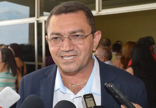 Prefeito de Picos confirma exoneração de secretários indicados pelo PTB
