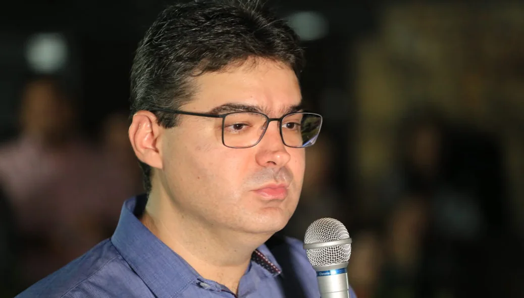Luciano Nunes discursa