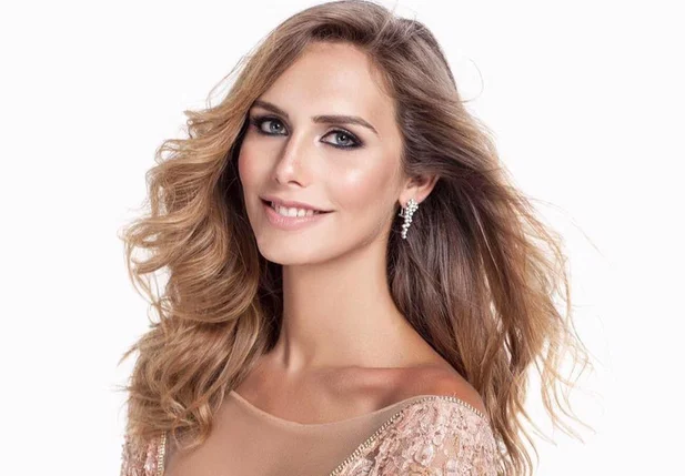 Angela Ponce Camacho