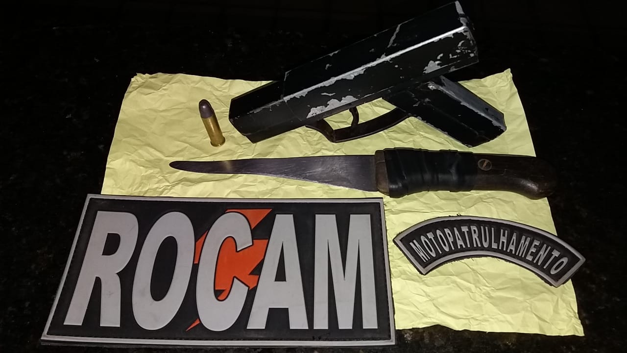 Arma de fogo e a faca
