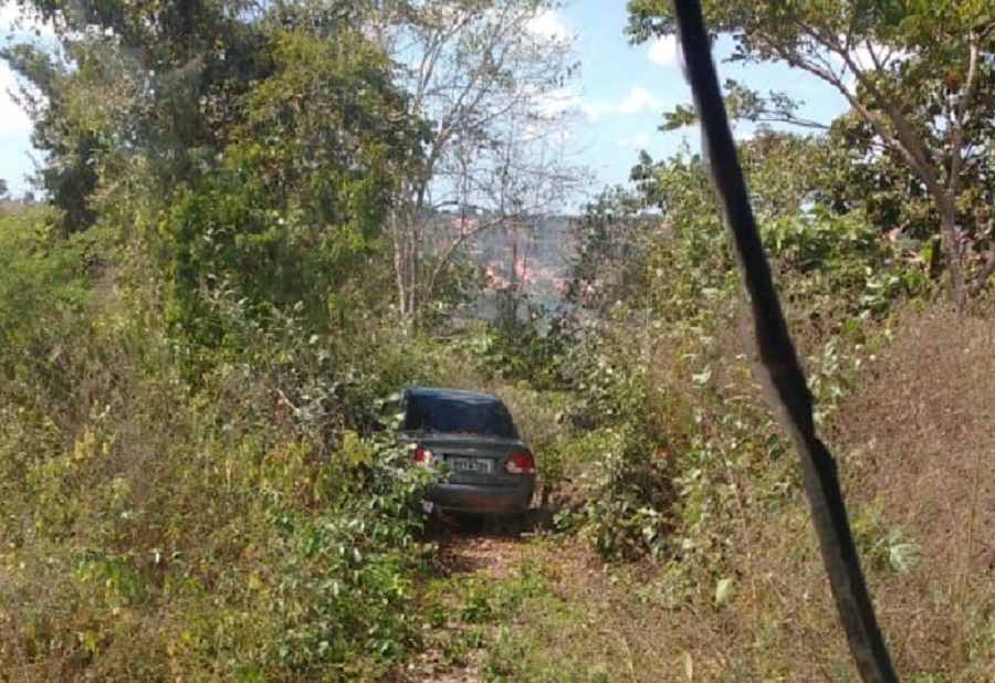 Carro roubado no sábado passado 23/06